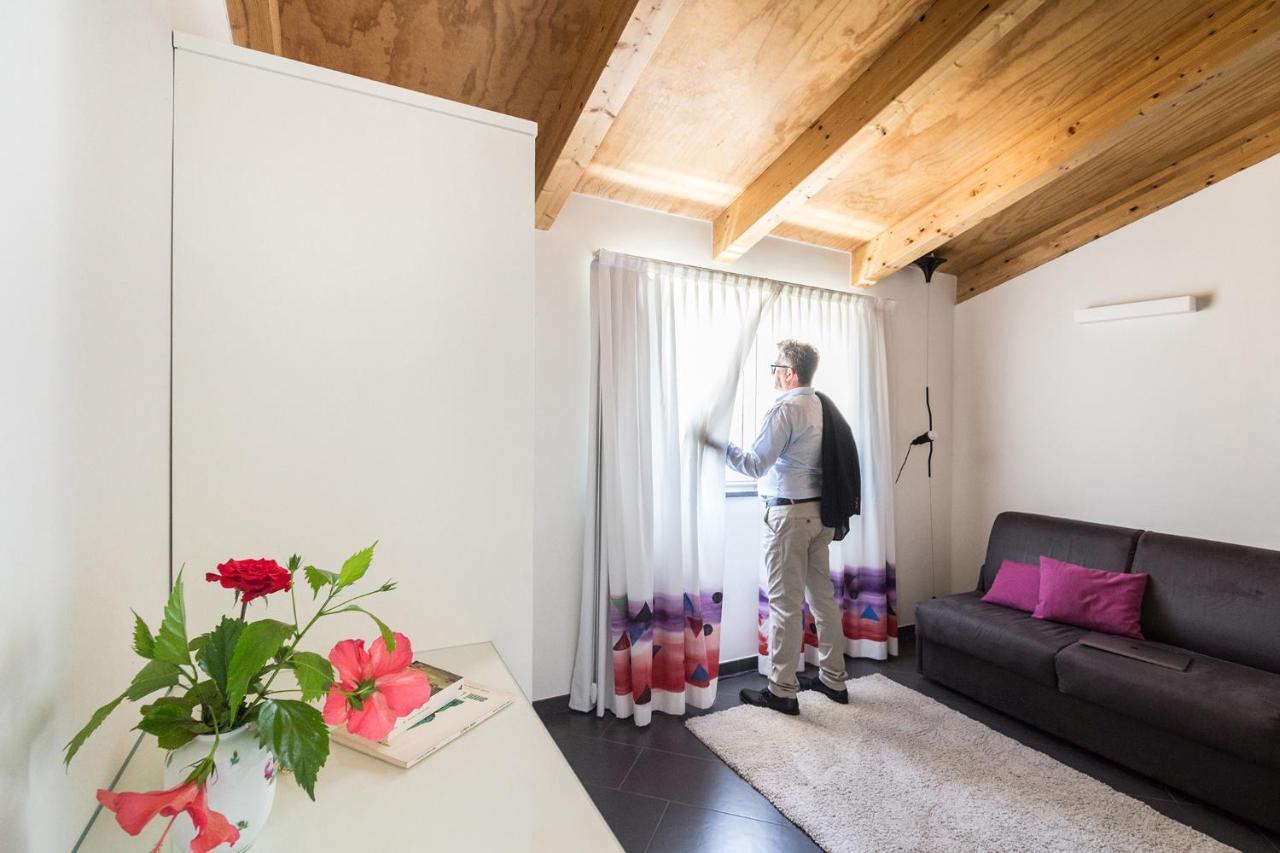 Foyer Rooms & Suites Affittacamere Cagliari Exterior photo